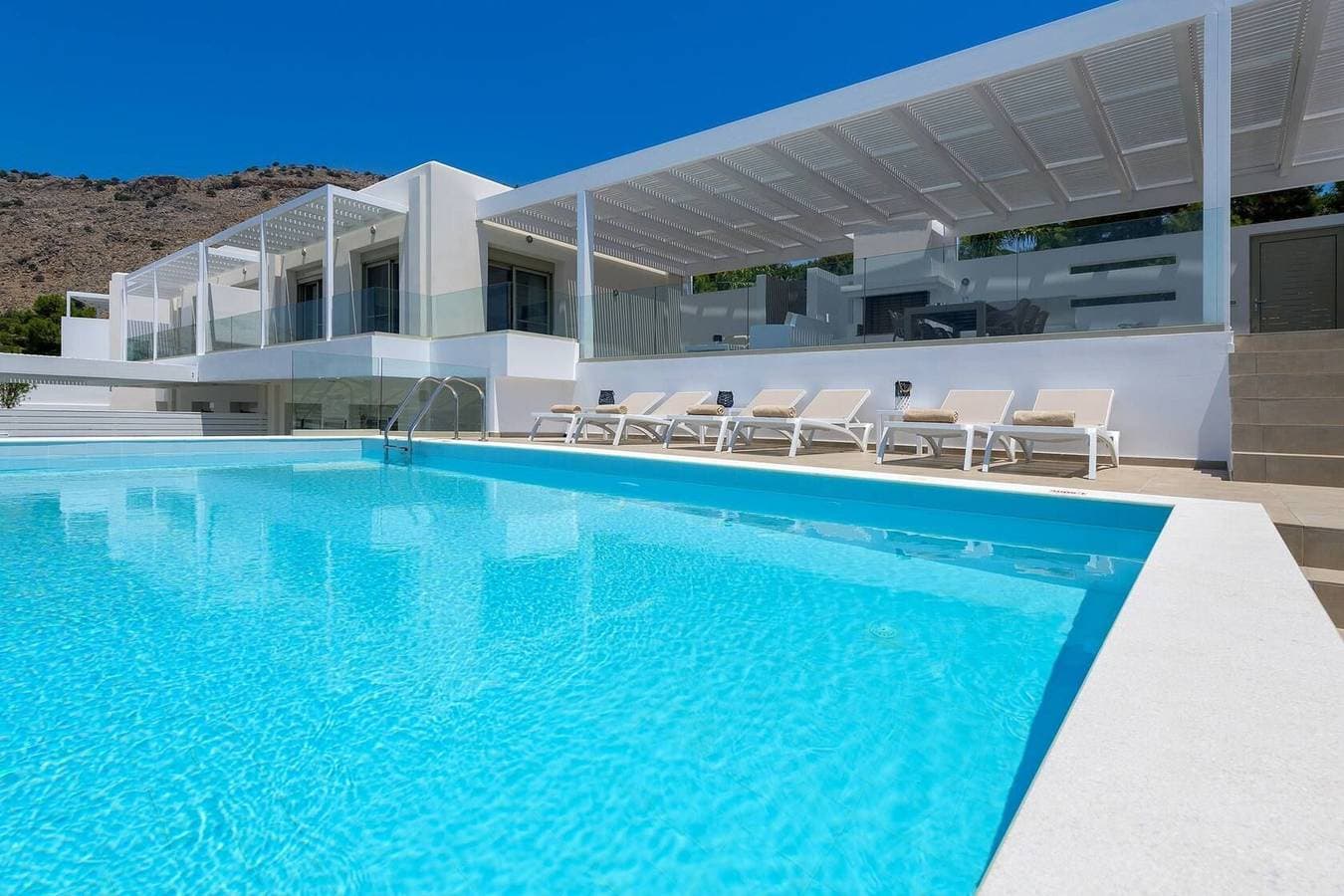 Foto 3 von 27: Villa für 6 Personen mit Balkon