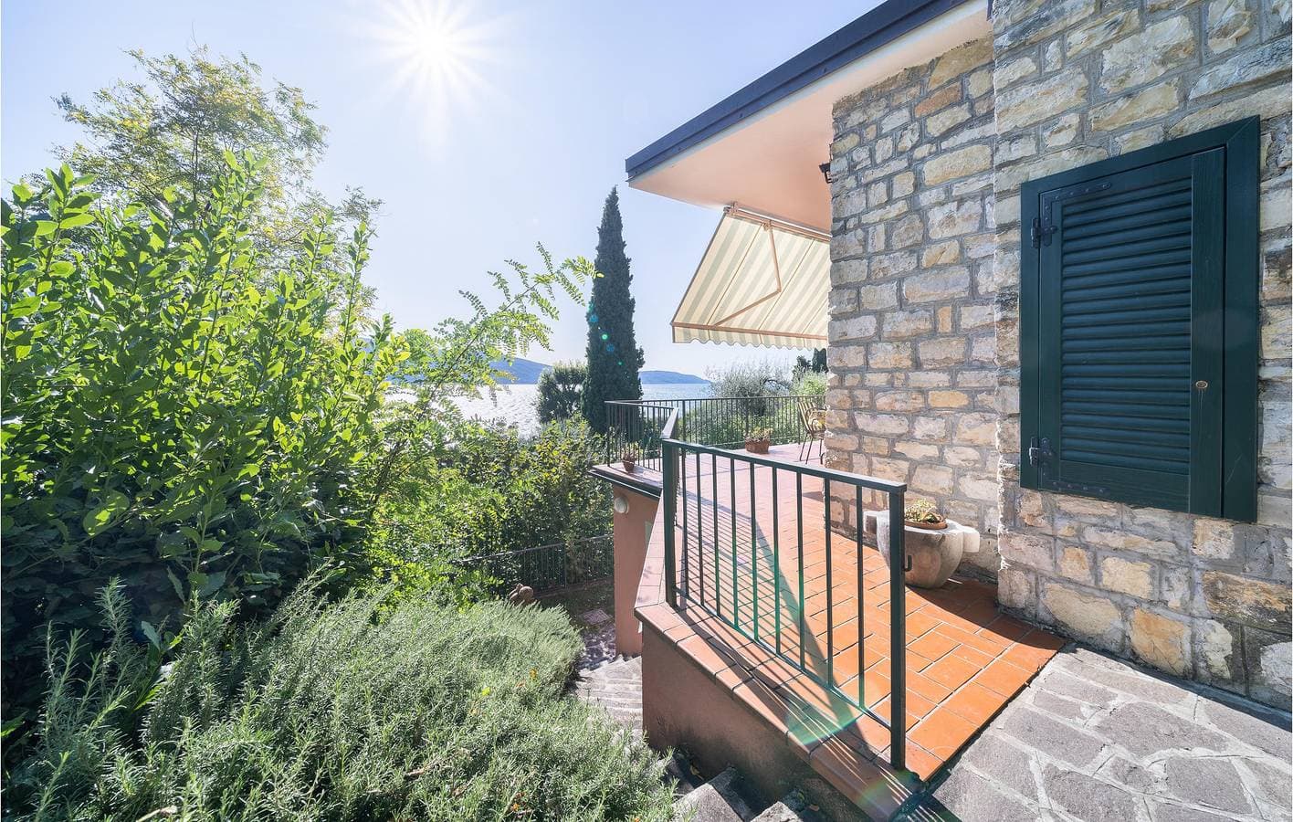 Foto 8 von 21: Gargnano Garten Wohnung: Terrasse, WiFi, Strandnähe!