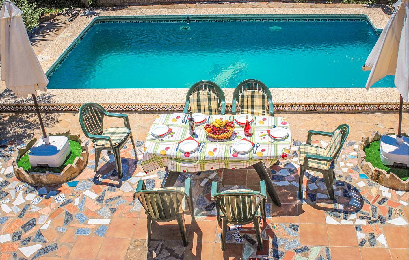 Foto 8 von 32: Rückzugsort am Pool mit Außengrill und Wi-Fi