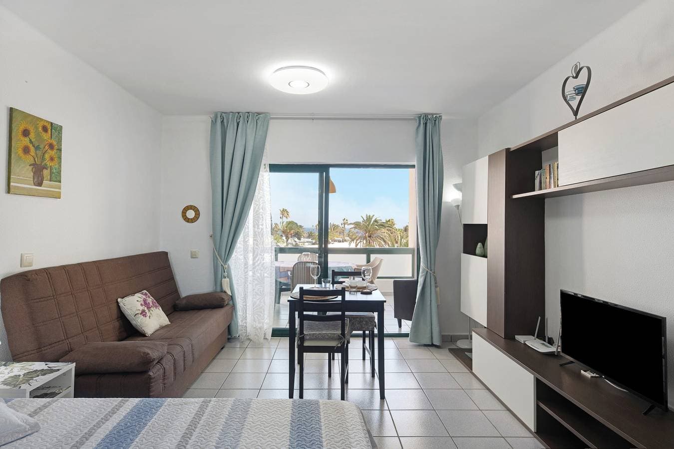 Foto 5 von 21: Ferienwohnung 'Al Sole Studios Playa Roca' mit Meerblick, Gemeinschaftspool und WLAN