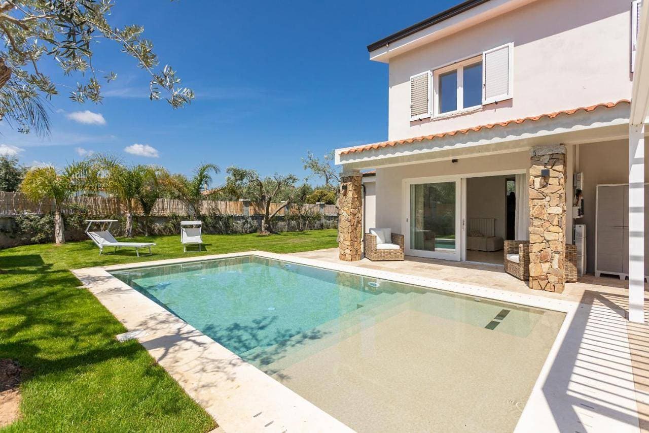 Foto 4 von 51: Villa with Private Pool