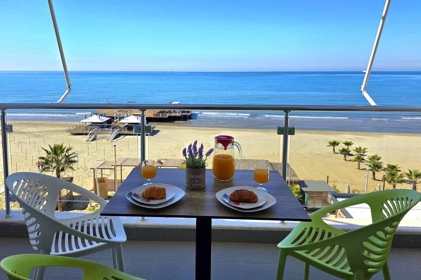 Foto 9 von 28: Brisa Del Mar Beachfront Apartment 115
