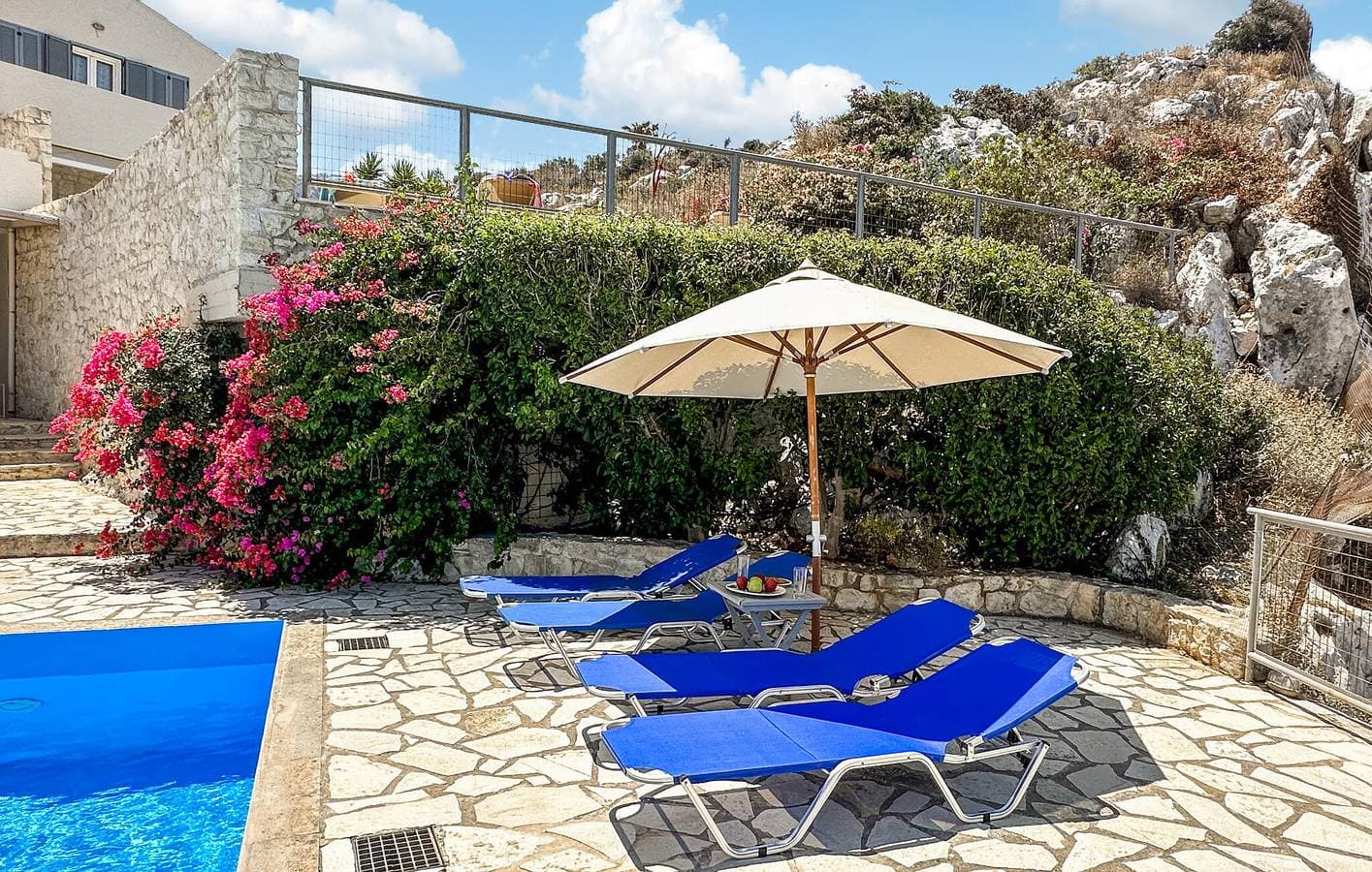 Foto 11 von 33: Apartment mit Meerblick, Pool, WLAN und Klimaanlage in Kampia