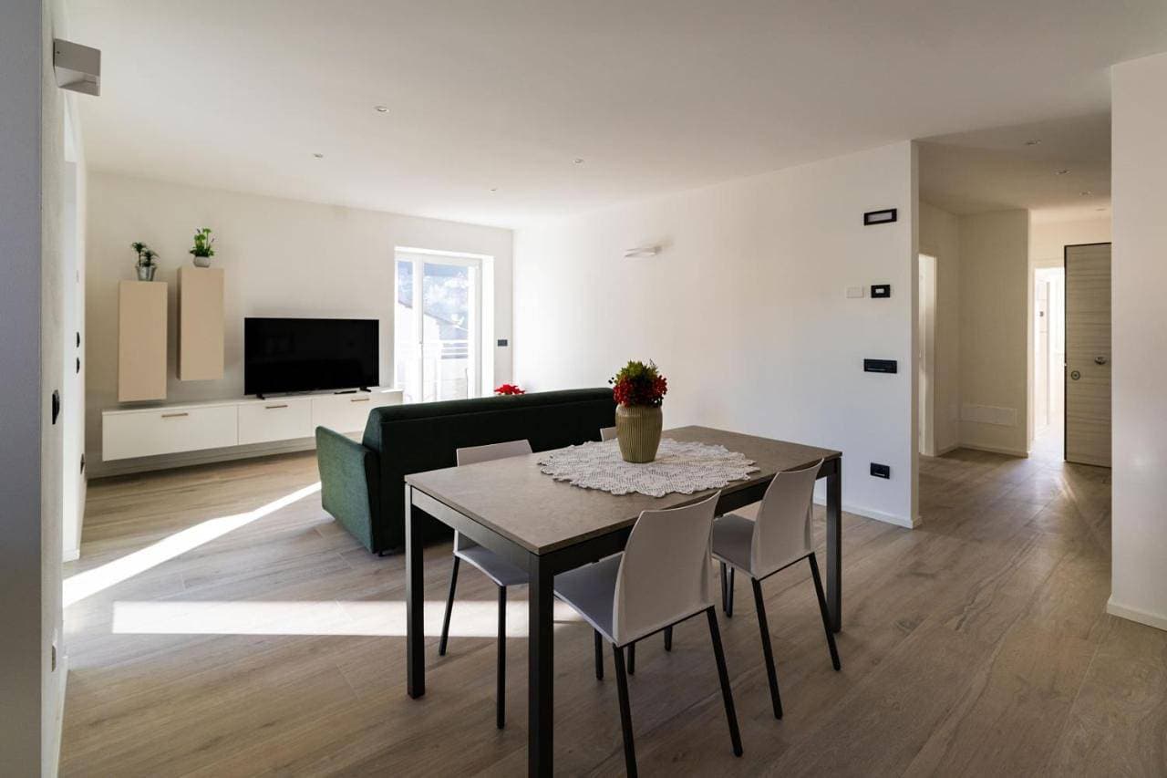 Foto 10 von 36: Two-Bedroom Apartment with Balcony