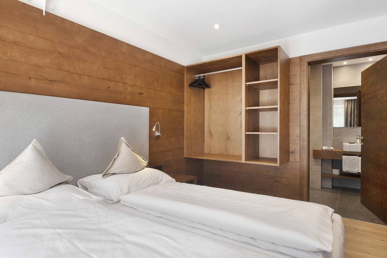 Foto 12 von 32: Brandneue Ferienwohnung "Sella - Montblanc" mit WLAN, Terrasse und Garten
