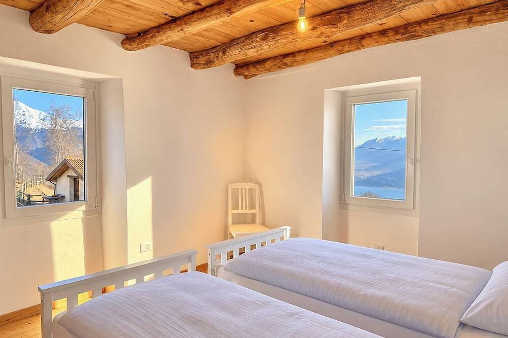 Foto 3 von 30: Bergoase Ferienhaus Argentina mit Seeblick