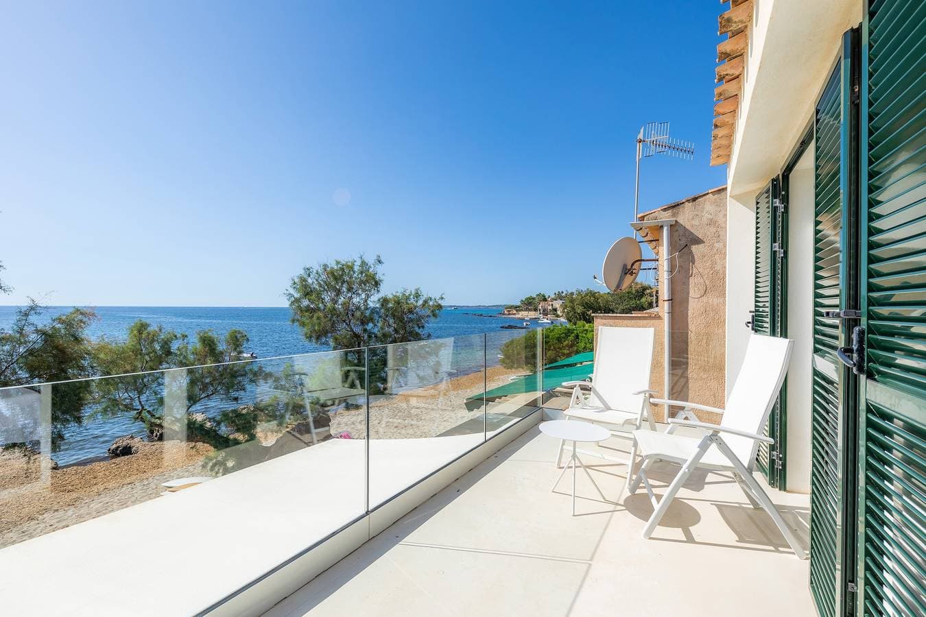 Foto 4 von 31: Luxuriöses und modernes Ferienhaus "Port Nou Ca Na Cati" direkt am Meer