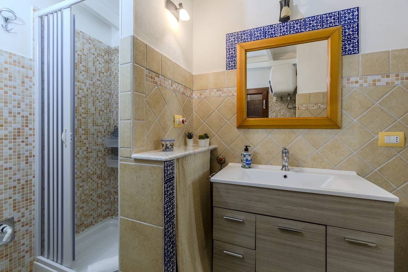 Foto 7 von 19: Castle Hill Loft – Heart of Cagliari Old Town