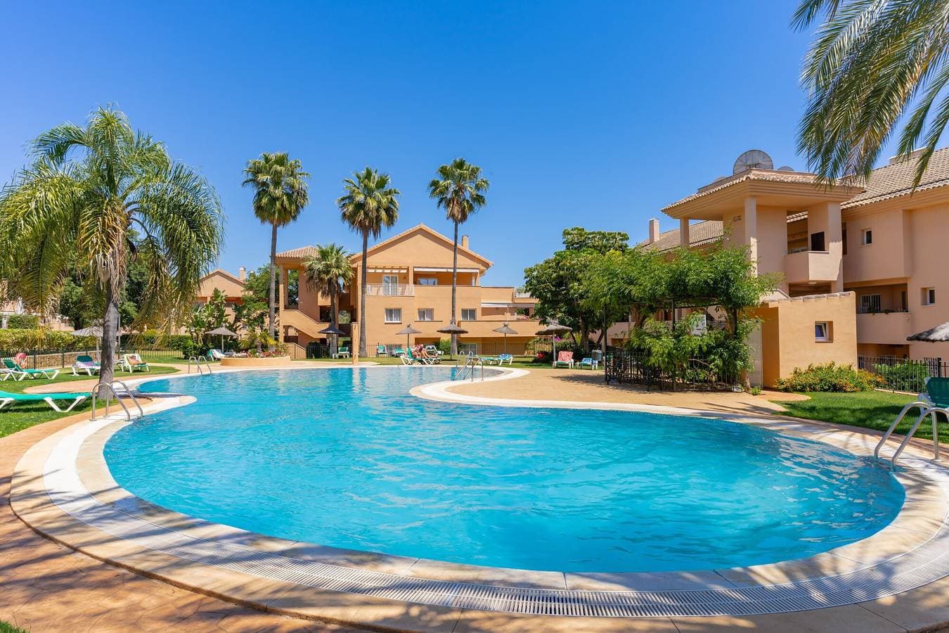 Jardines Santa Maria Golf Elviria 1
