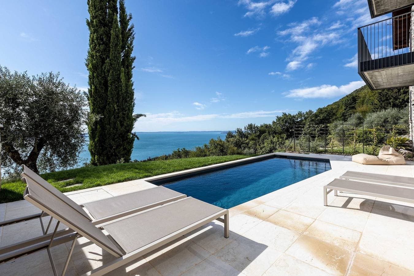 Foto 3 von 35: Villa „Engardina“ mit Seeblick, WLAN und Klimaanlage