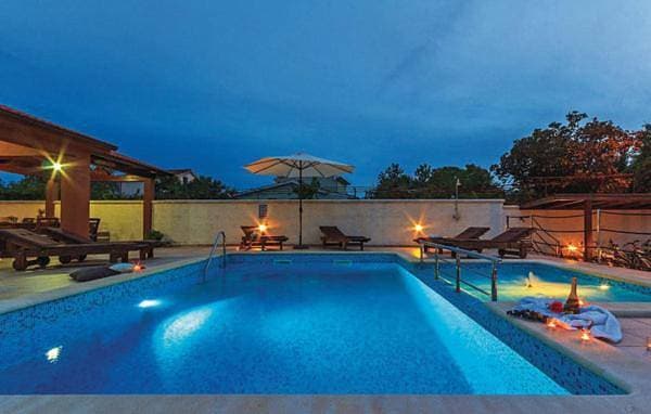 Foto 4 von 25: Villa with Private Pool