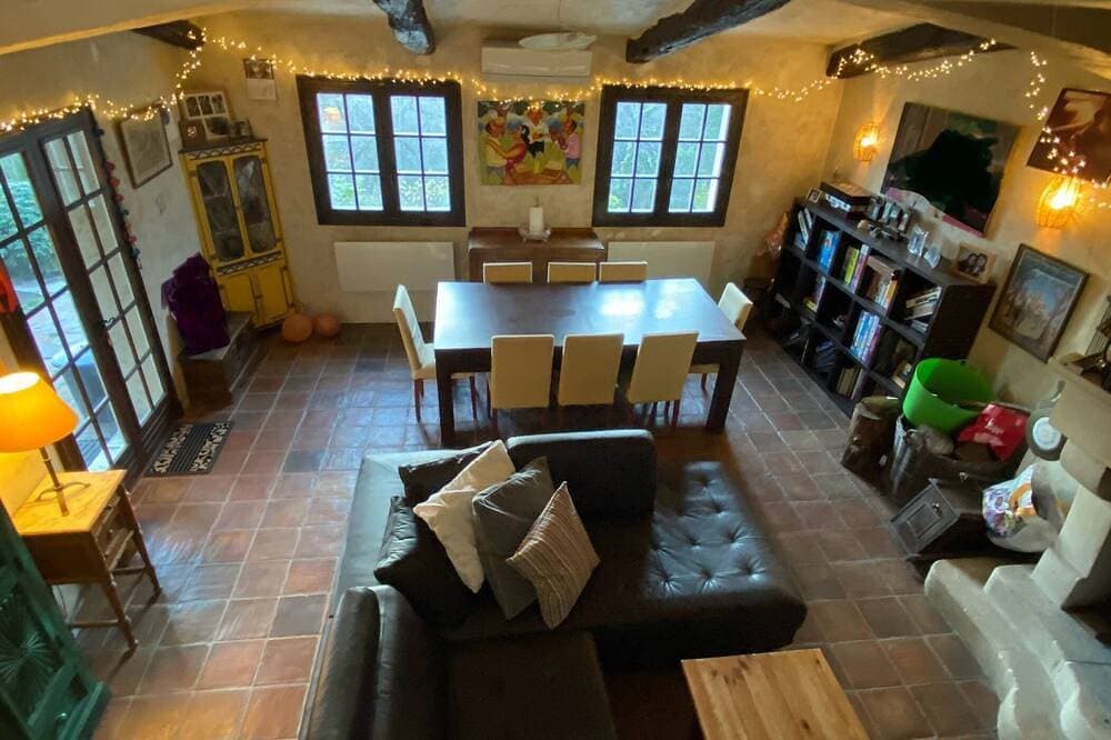 Foto 8 von 30: Animaux Acceptés, Villa Familiale Privée Avec Piscine, Parking et Charme