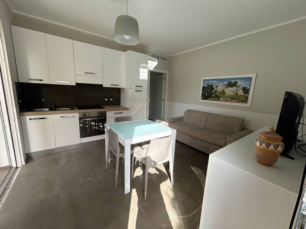 Foto 4 von 12: Ferienwohnung 'Tramontana' mit Privatterrasse, WLAN und Klimaanlage
