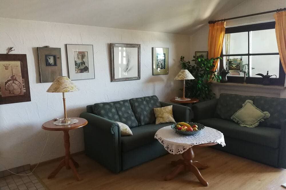 Ruhige, gemütliche Wohnung mit viel Atmosphäre 1