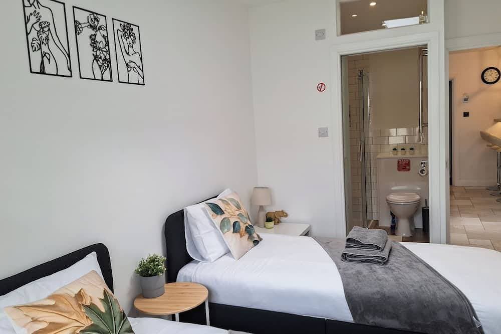 Foto 7 von 27: A new 3-bed flat with en-suite near Heathrow