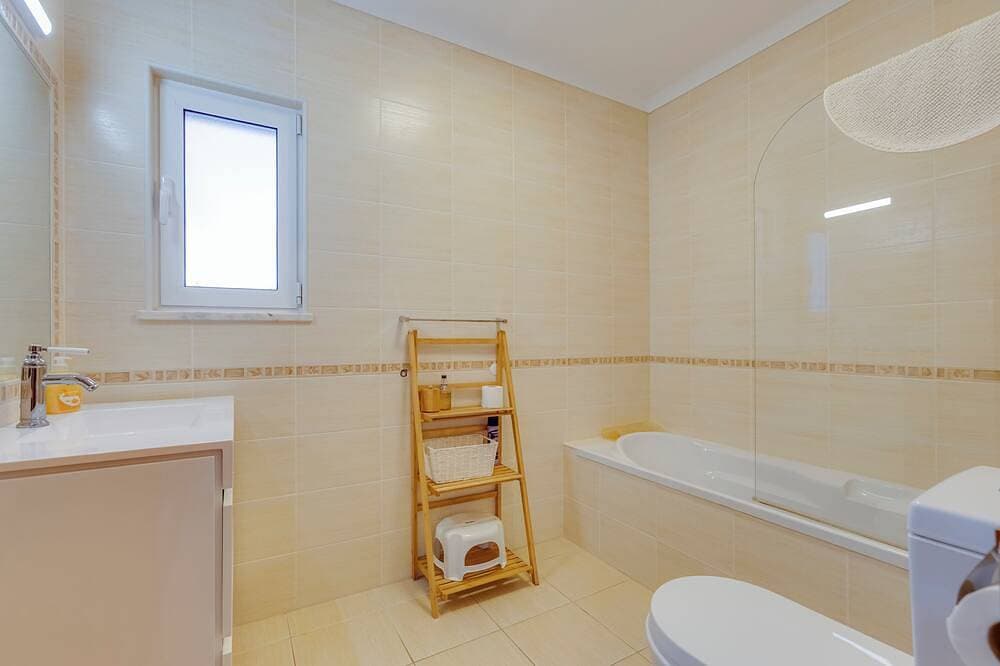 Foto 13 von 30: Rustic Chic Villa with solar heated Pool five minutes from the beach!