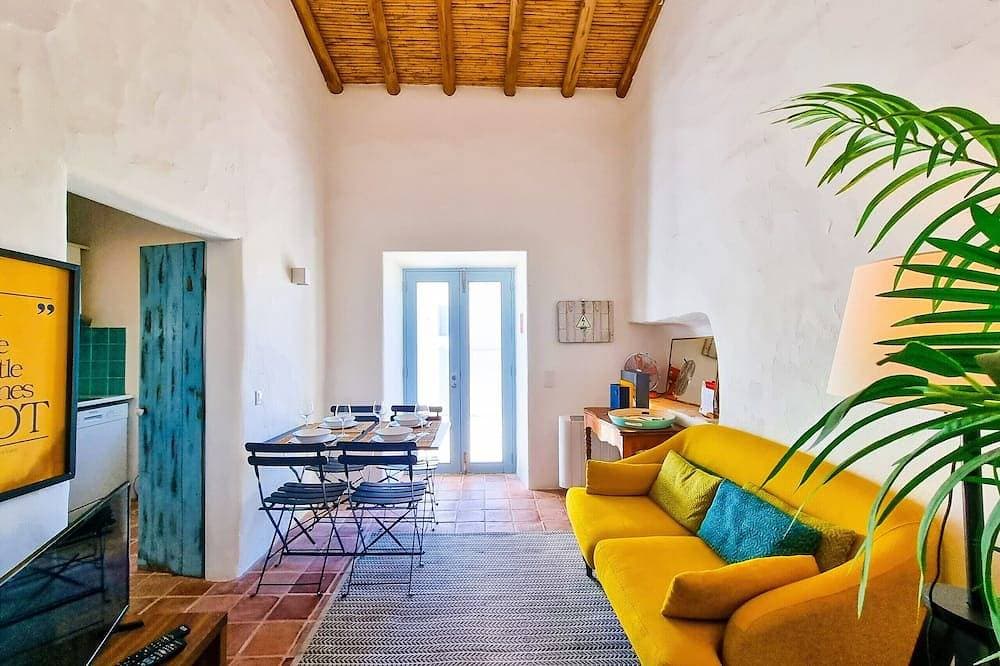 Flh Vale Judeu Rustic Mezzanine Cottage I 1