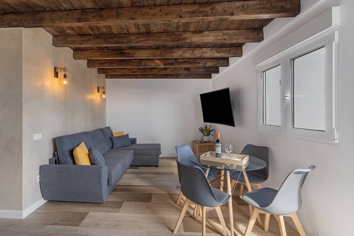 Foto 3 von 24: Ferienhaus 'Miranda 2' mit Meerblick, WLAN und Klimaanlage