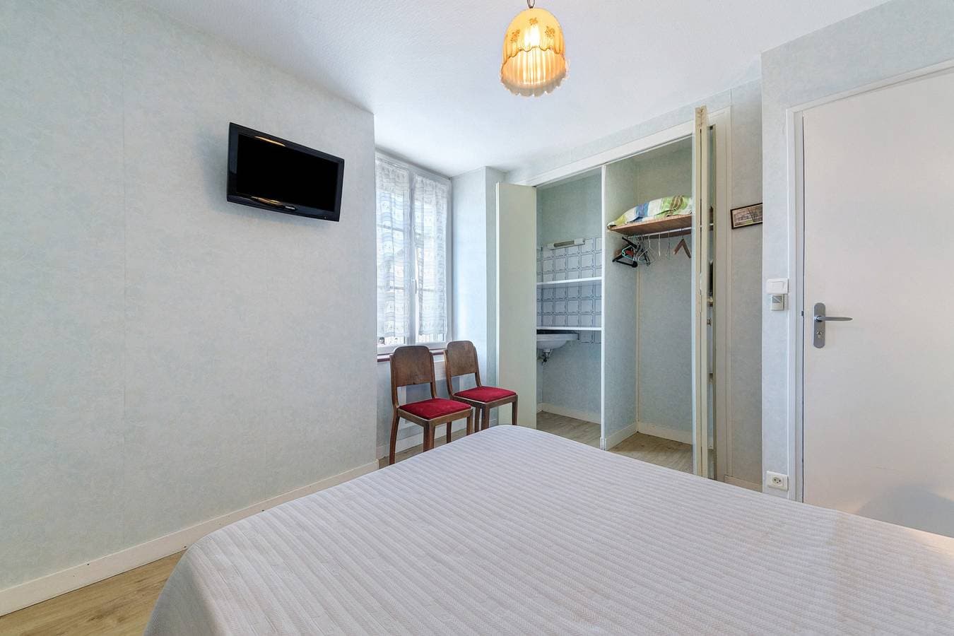 Foto 7 von 25: Gästezimmer „Chambre 2“ mit Gemeinschaftsgarten und WLAN