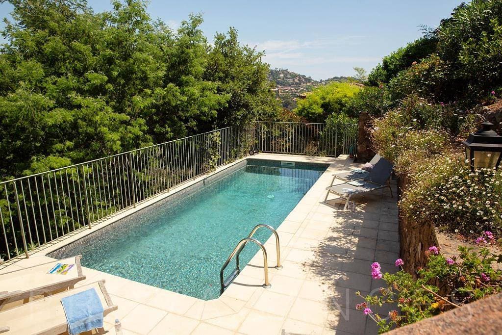 Foto 5 von 43: Ferienhaus mit privatem Pool in Théoule-sur-Mer