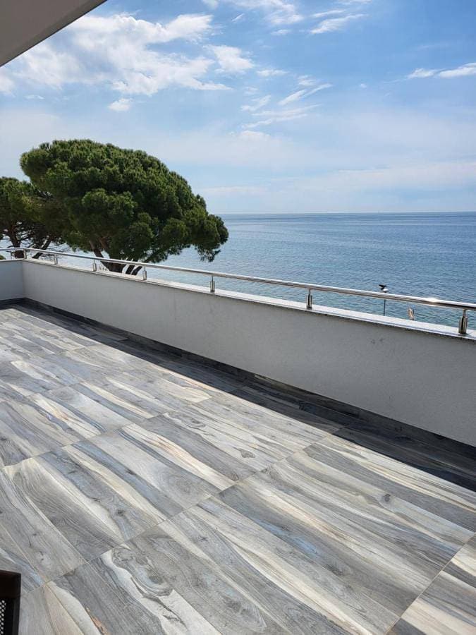 Foto 2 von 11: Studio with Terrace and Sea View