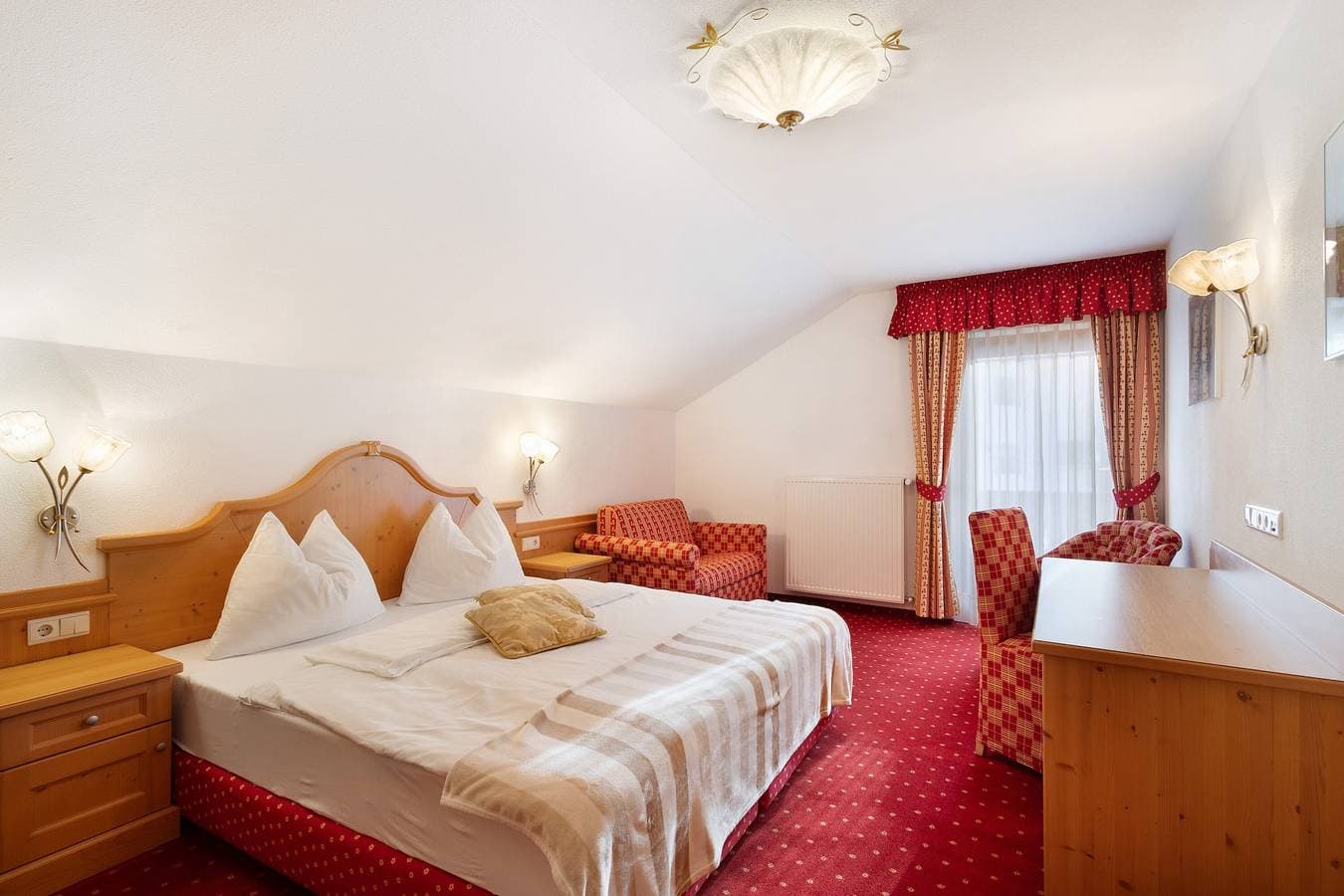 Foto 12 von 30: Ferienwohnung 'Loderhof Blumenwiese' mit Bergblick, Gemeinschaftsgarten & WLAN