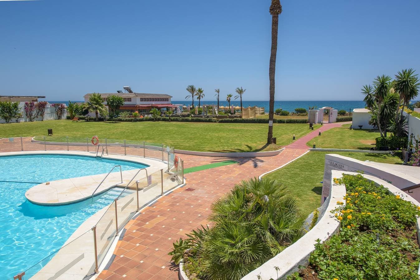 Foto 2 von 27: Klimatisiertes Ferienhaus in Villenkomplex mit Pool, Strand, Spa, Fitness und WLAN