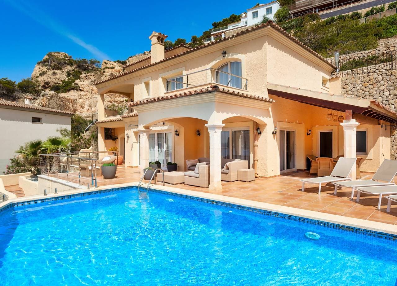 Foto 2 von 24: Villa 'Cala Moragues' mit Pool und Meerblick