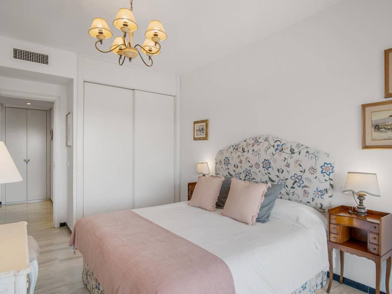 Foto 10 von 24: Ferienwohnung für 4 Personen mit Terrasse