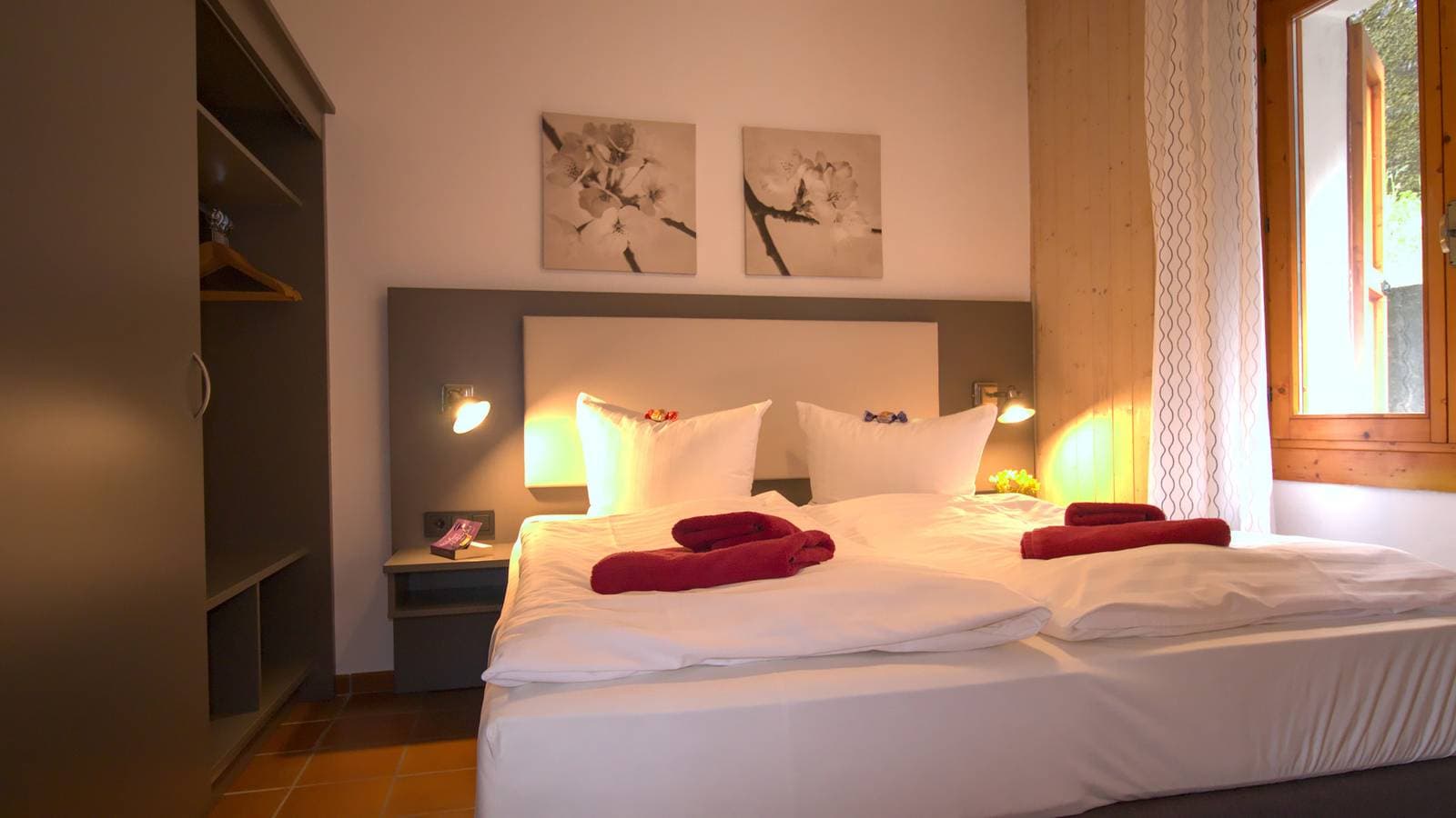 Foto 5 von 23: Ferienwohnung für 4 Personen mit Seeblick