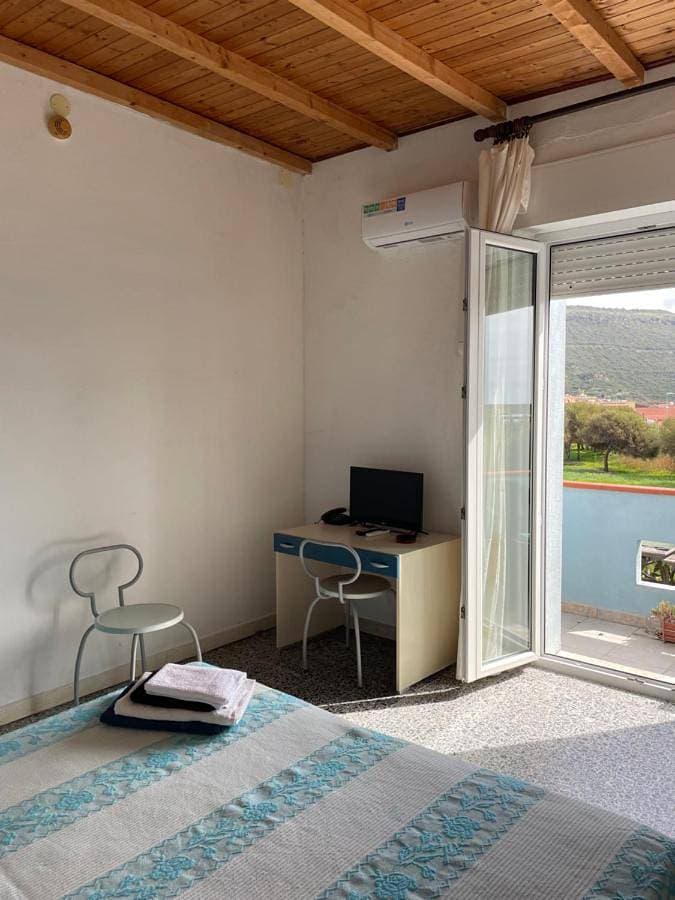 Foto 3 von 20: Double Room with Balcony and Sea View