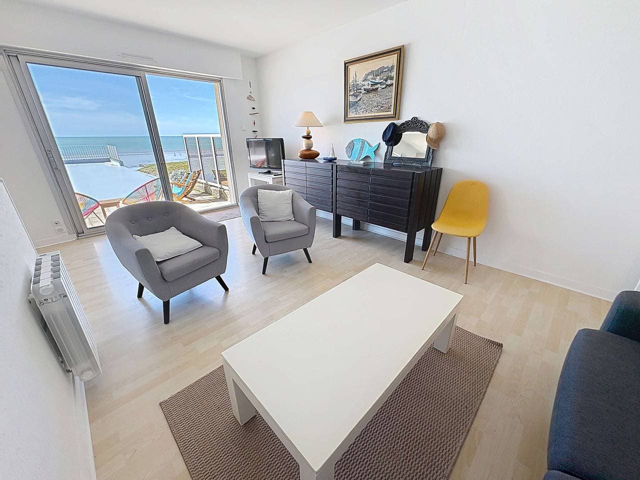 Foto 3 von 25: Apartment am Meer mit Terrasse und Parkplatz