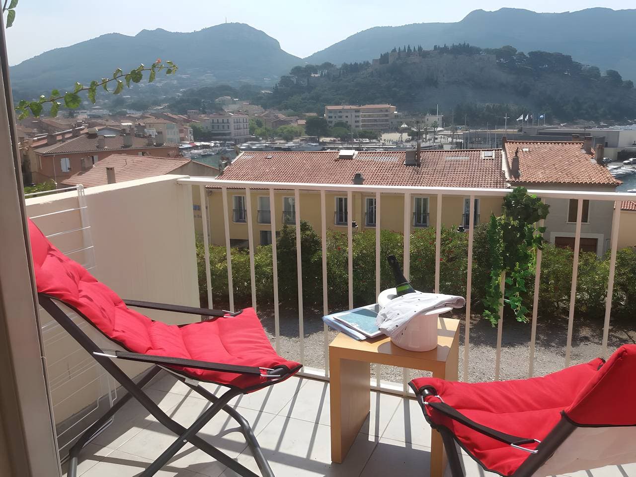 Foto 3 von 32: Appartement „Le Bellavista“ mit Meerblick, Balkon, WLAN und Parkplatz