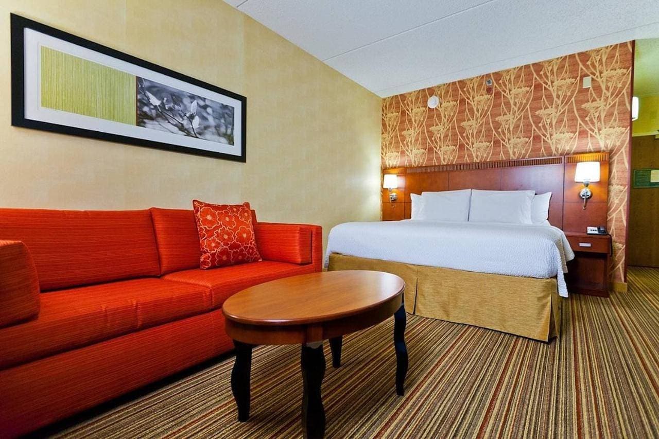 Foto 5 von 8: King Room with Sofa Bed