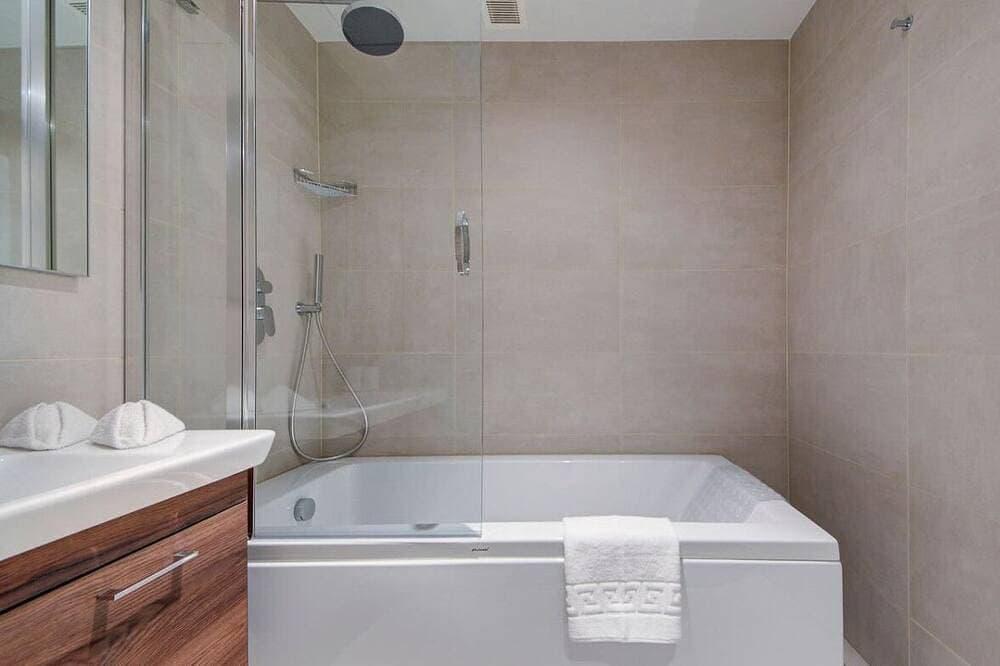 Foto 8 von 30: The Official Mercury Suites - Pool Access Incl.