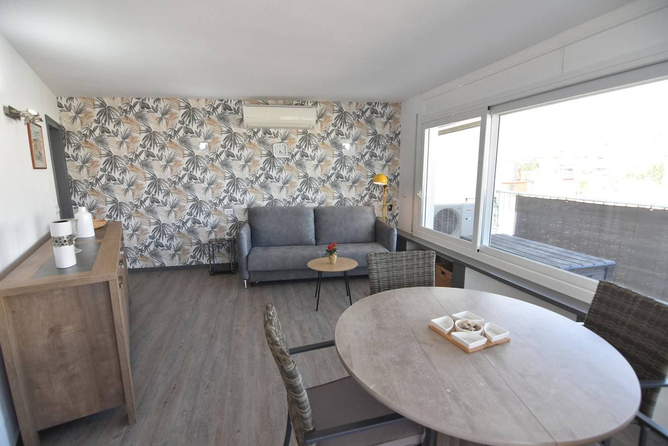 Foto 9 von 22: Apartment direkt am Strand in Roses, Costa Brava! 1 Schlafzimmer, Meerblick, Terrasse, kostenfreies WLAN. Buchen Sie jetzt!
