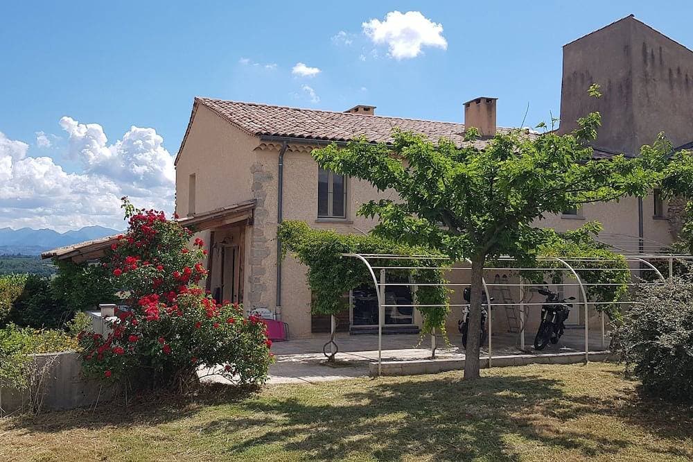 Character house in the countryside with breathtaking views 1