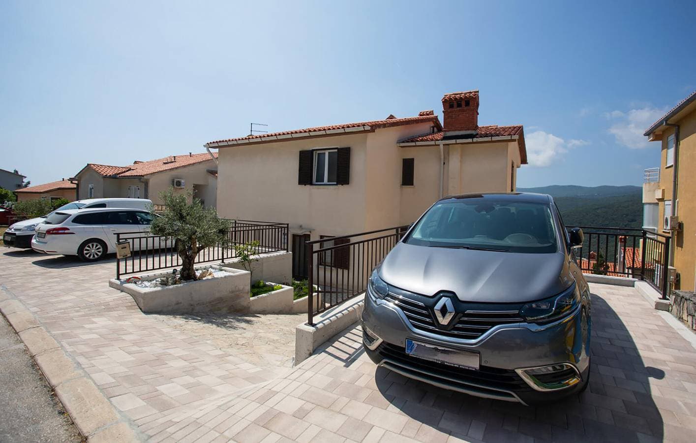 Foto 4 von 28: Modernes Apartment mit 2 Schlafzimmern, Terrasse, WLAN und Strand in 400 m Entfernung