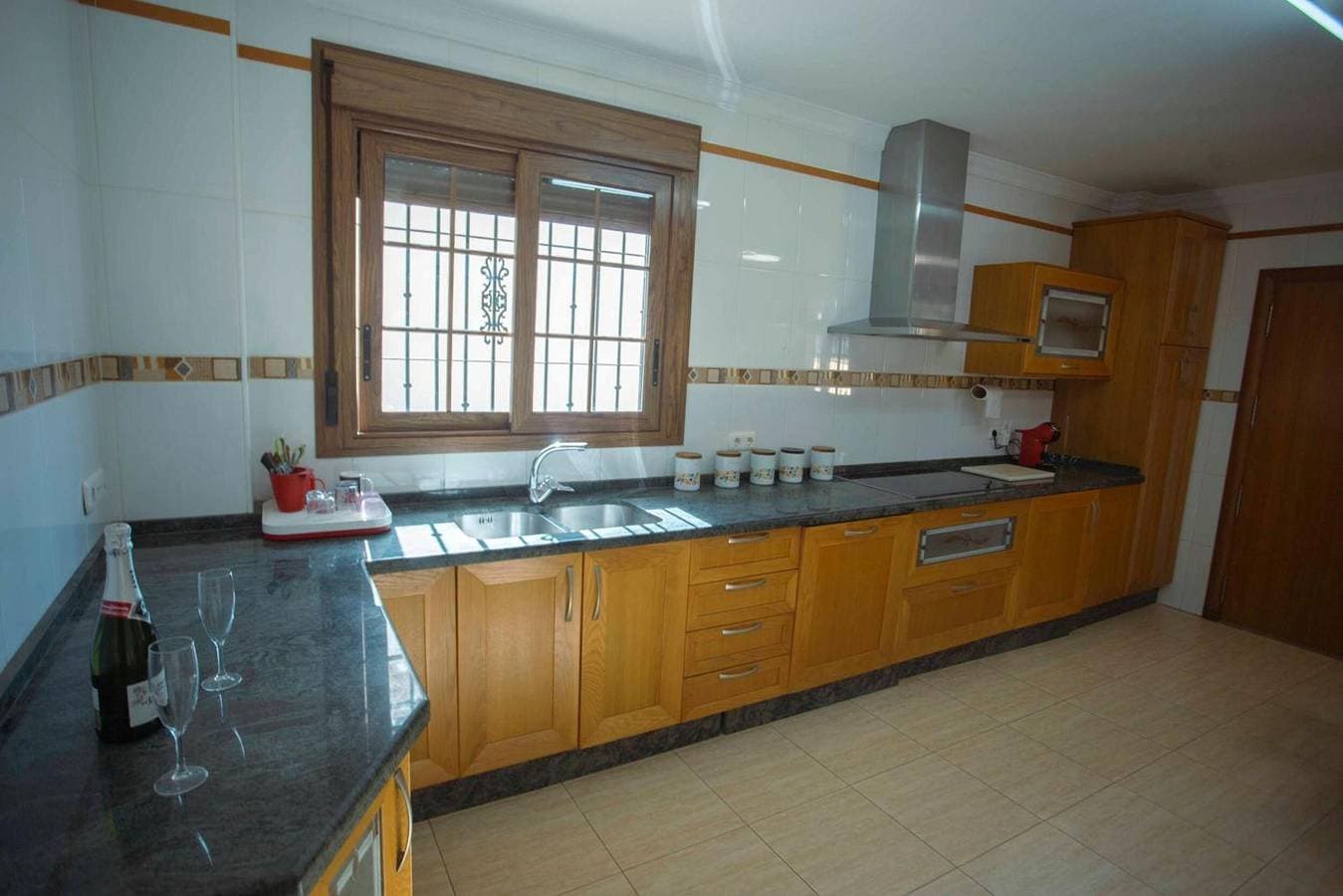 Foto 12 von 40: Villa Ilusión Rincón – Helle, einladende Villa an der Costa del Sol mit Terrasse & Grill