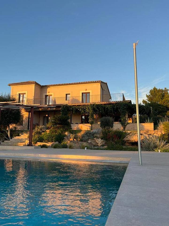 Foto 8 von 42: Villa with Private Pool