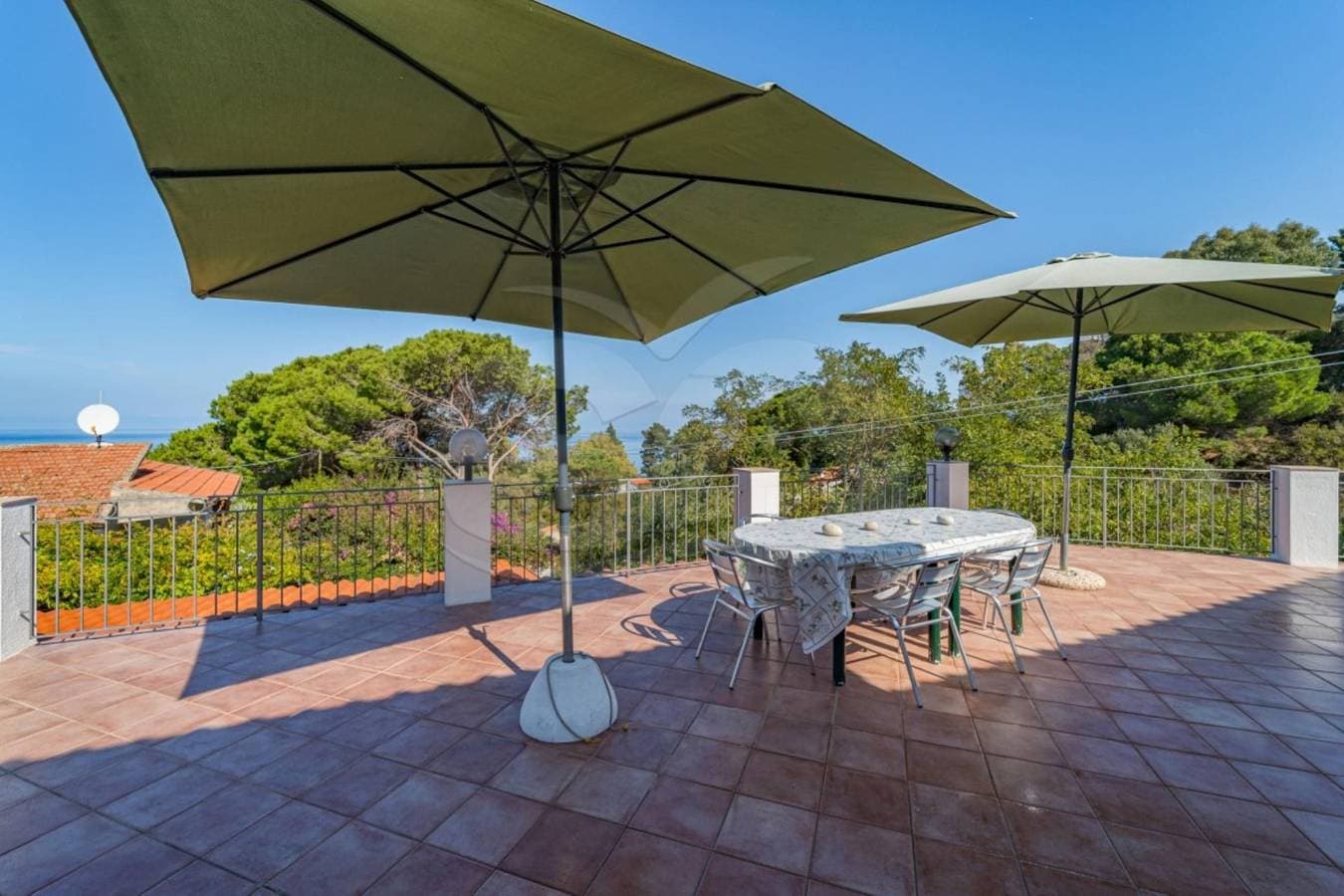 Foto 5 von 28: Villa für 7 Personen mit Terrasse