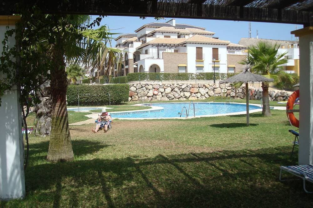 Fantastic Family Apartment with Indoor/Outdoor Pools & Gardens, Secure Parking 1