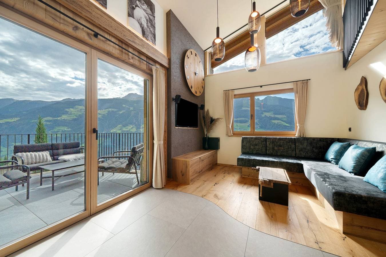 Foto 2 von 39: Chalet Bucher mit Whirlpool, Sauna und einen atemberaubenden Ausblick