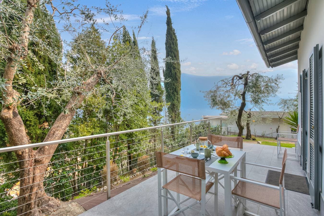 Relais Nanzello Garda Living 1 with Private Garden 1