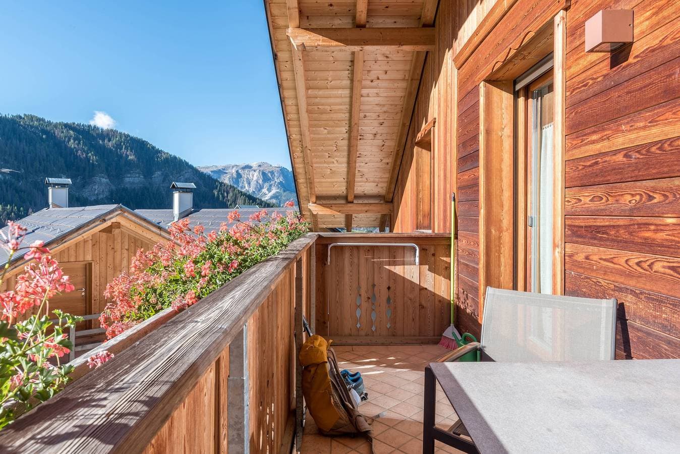 Foto 5 von 35: Ferienwohnung Ciasa Raut App Tamà mit Bergblick, Balkon und WLAN
