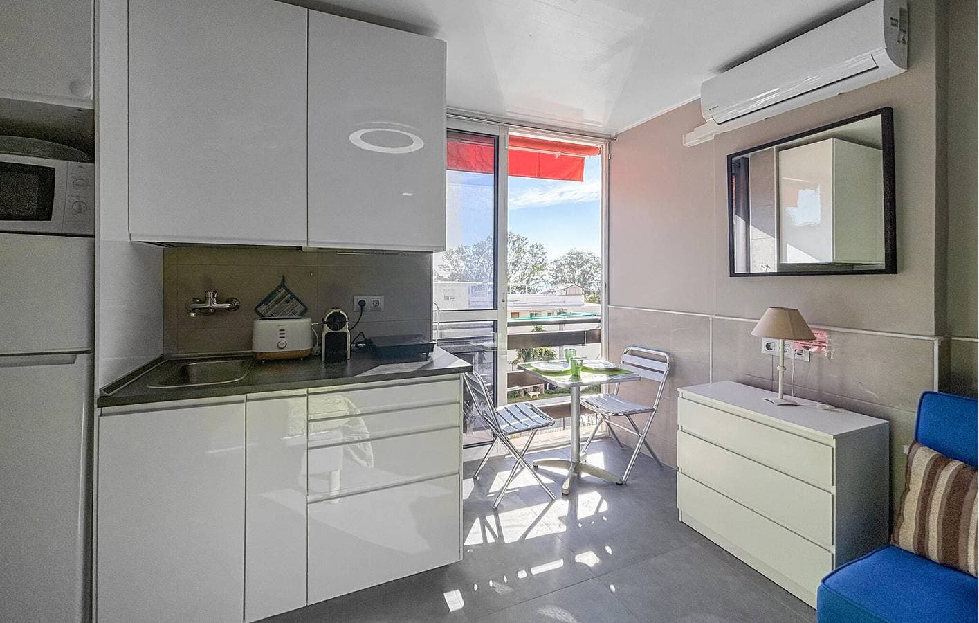 Foto 11 von 14: Meerblick Apartment mit Pool, WiFi, AC - 800m zum Strand