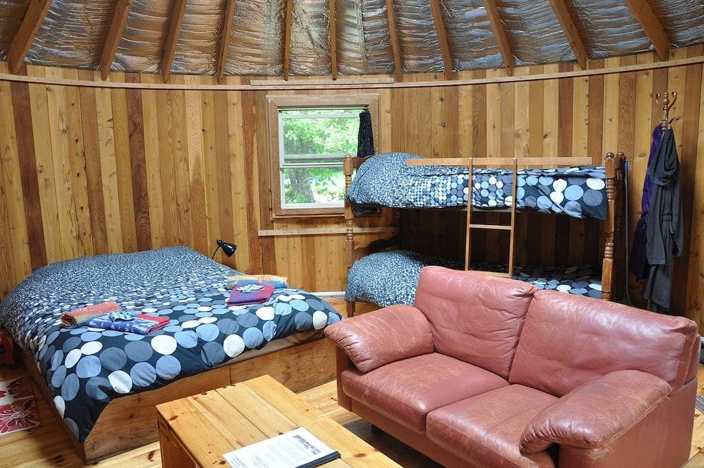 Foto 4 von 6: Cedar Yurt im Cabot Shores Wilderness Resort