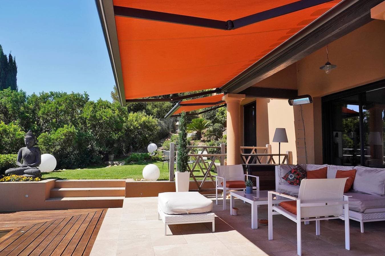 Foto 9 von 25: Côte d’Azur pur: Exklusive Villa mit Pool und einem Meerblick zum Träumen