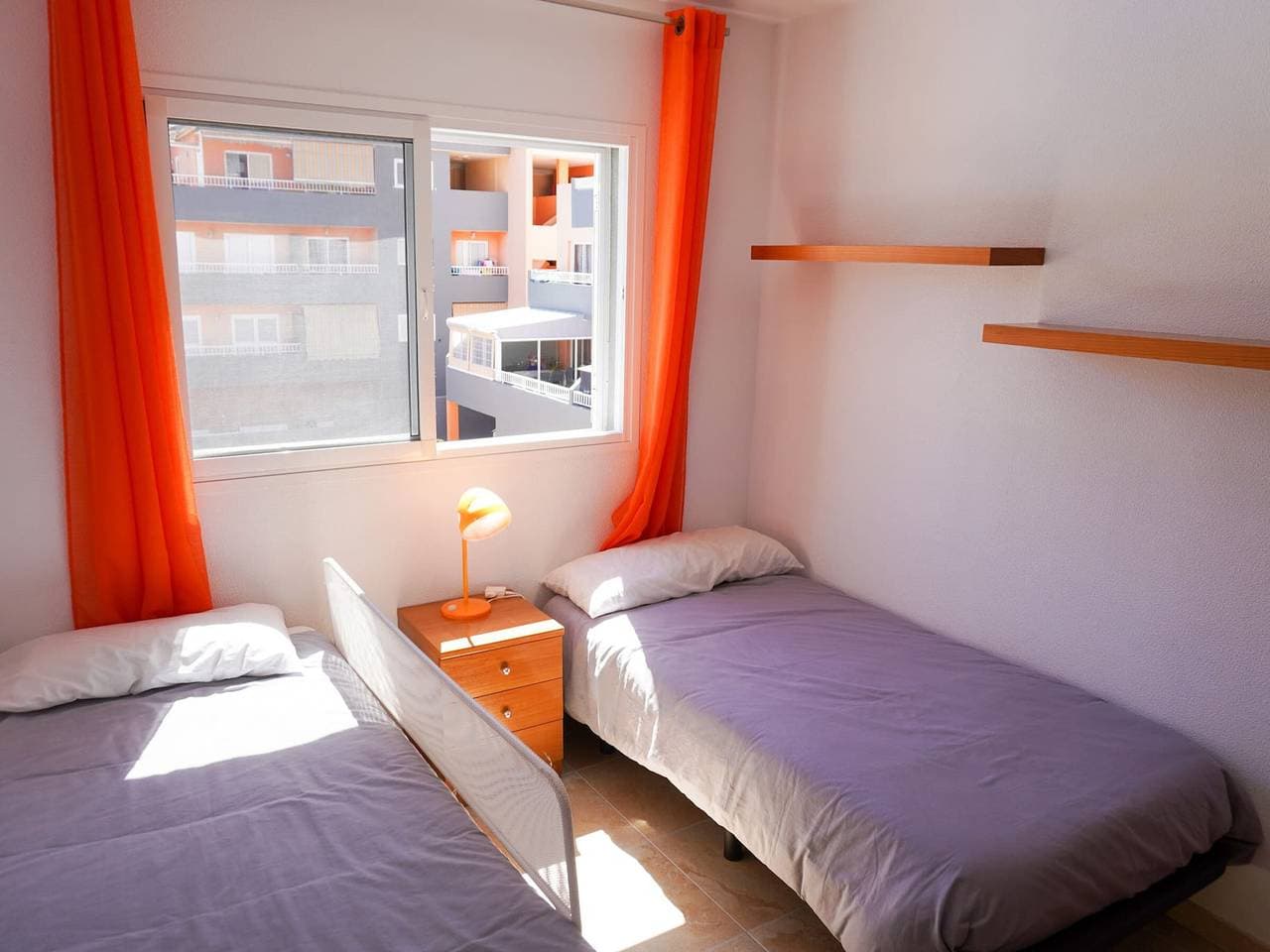 Foto 3 von 26: Modernes Apartment mit Poolblick - 4 Pers.