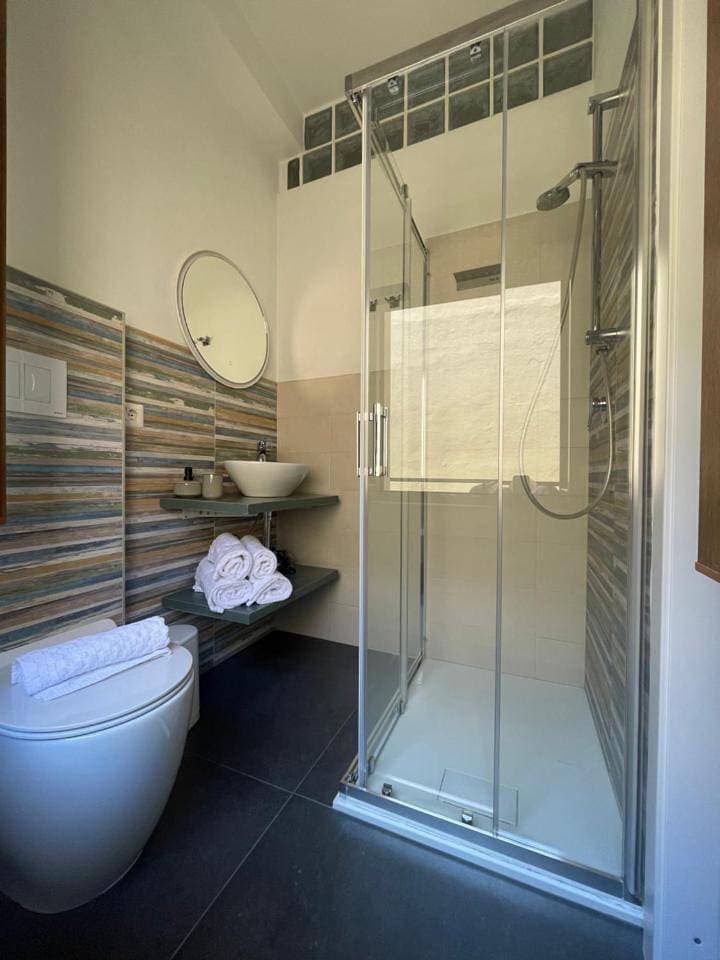 Foto 11 von 13: Double Room with Private Bathroom